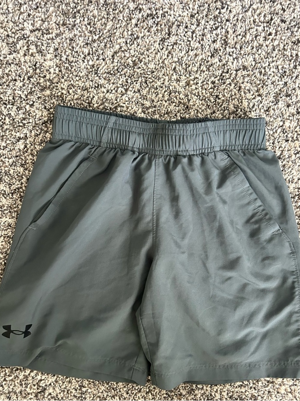 Boys Under Armour Gray Performance Shorts, Size Youth XS